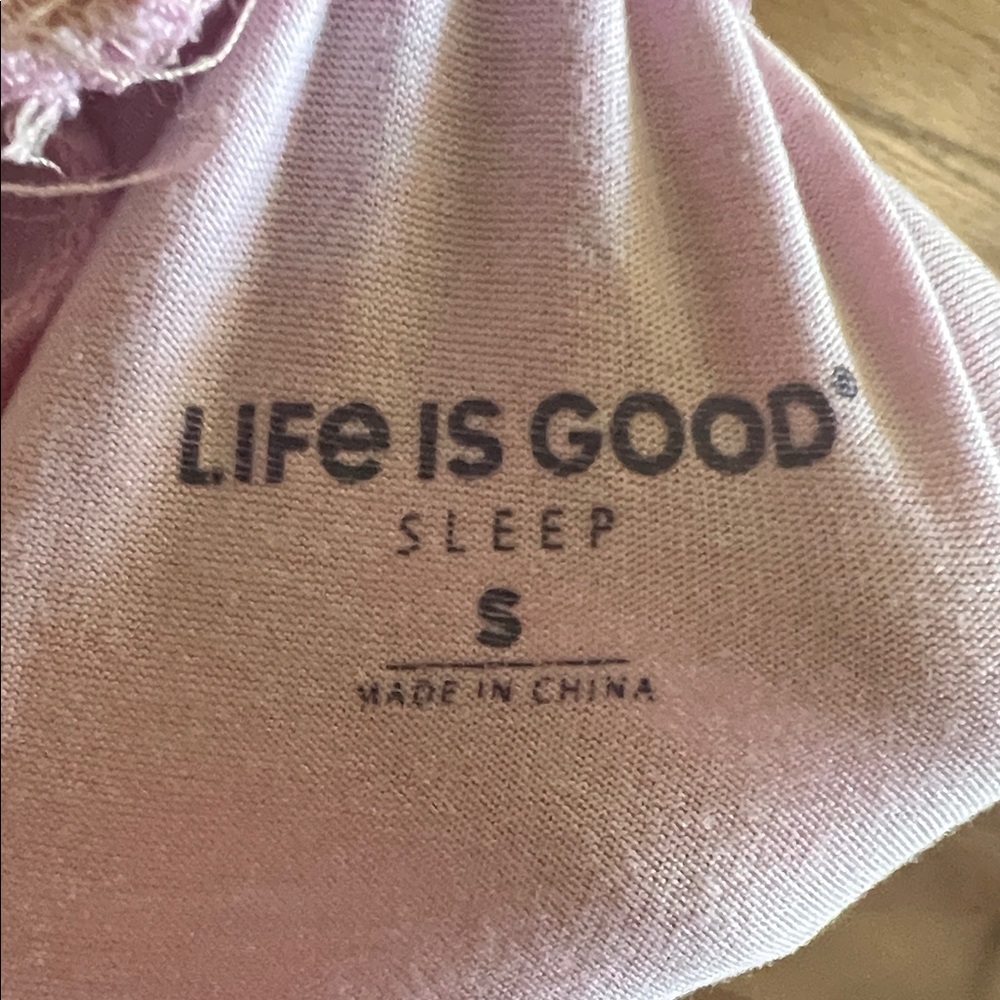 #1401**Life is Good Women's Pink Shorts - Picture 5 of 11